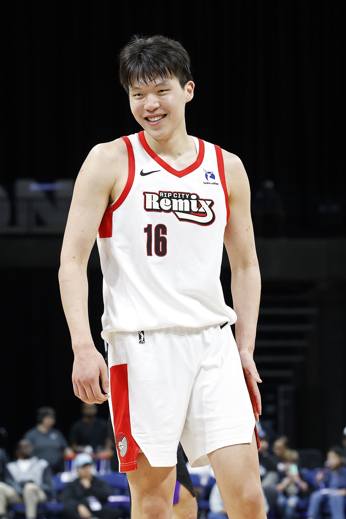 开拓者队记:杨瀚森需2-3年培养周期 16号签押注潜力股