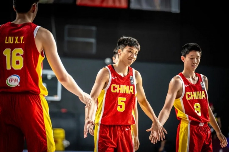 16岁的国产小库里,还有多少功课要做 16岁的国产小库里,还有多少功课要做